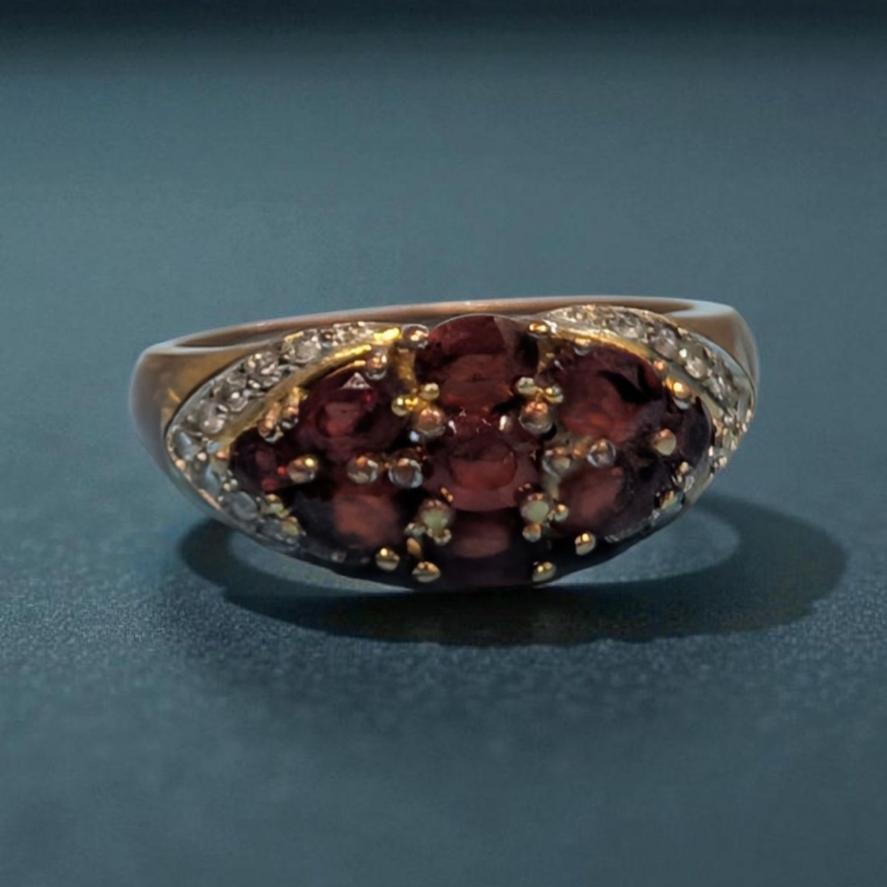 Elegant Gold and Red Gemstone Ring Size 8